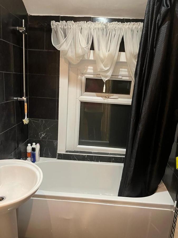 Happy Hours Home Stay London Exteriör bild